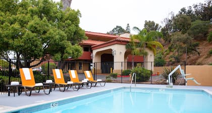 Days Inn by Wyndham Encinitas Moonlight Beach