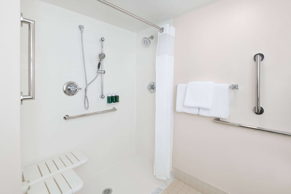 Bathroom, Sonesta ES Suites Atlanta Alpharetta Windward