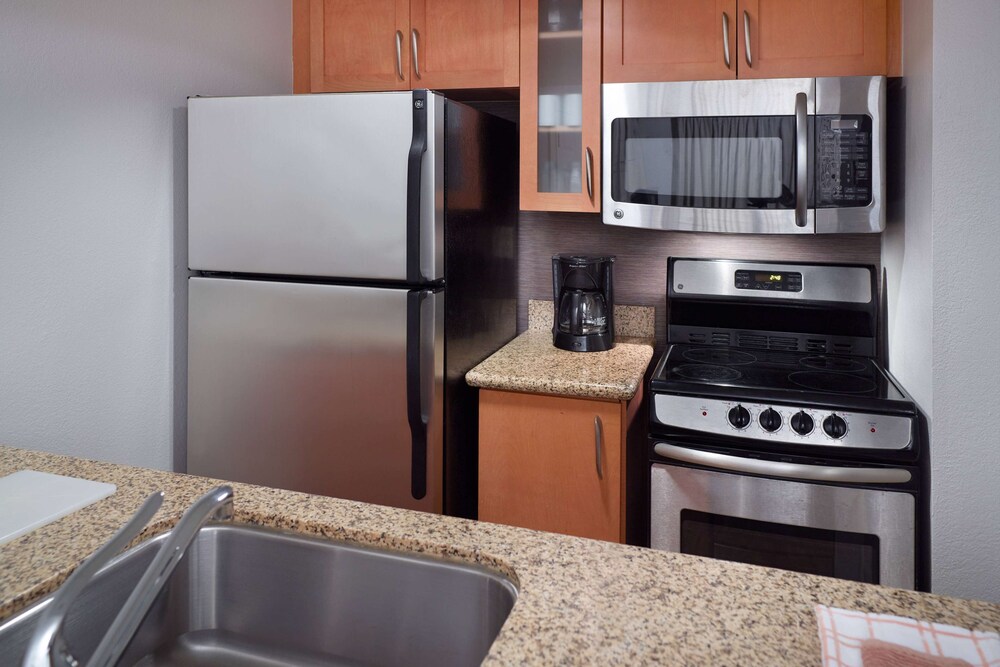 Private kitchen, Sonesta ES Suites Atlanta Alpharetta Windward