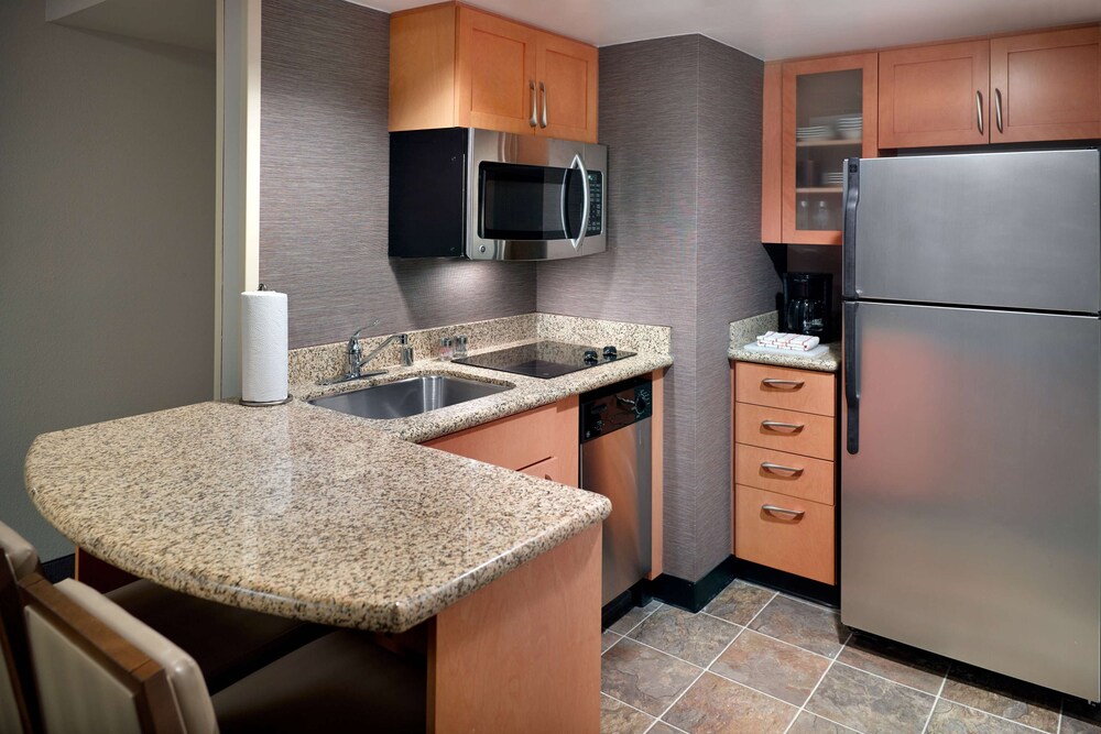 Private kitchen, Sonesta ES Suites Atlanta Alpharetta Windward