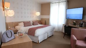 Premium bedding, in-room safe, individually furnished, desk