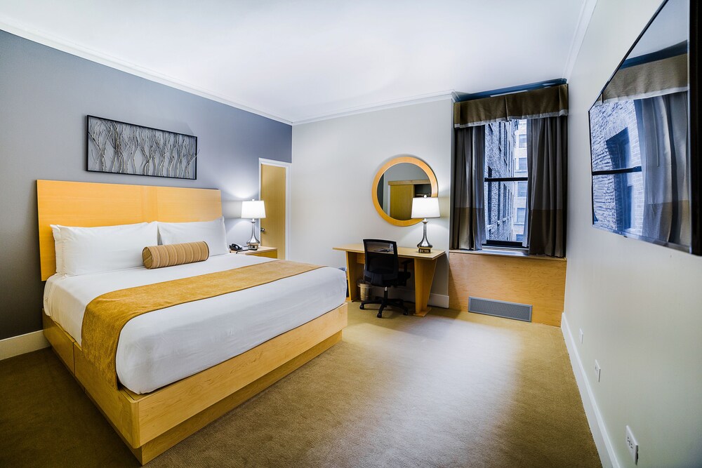 Hotel Pennsylvania in New York | Best Rates & Deals on Orbitz