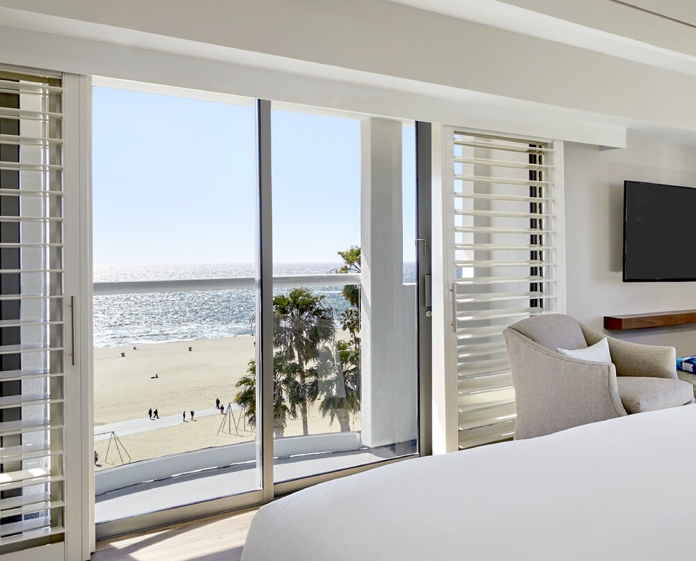 Loews Santa Monica Beach Hotel in Los Angeles Best Rates & Deals on