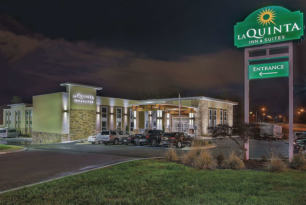 La Quinta Inn & Suites by Wyndham Chattanooga East Ridge in