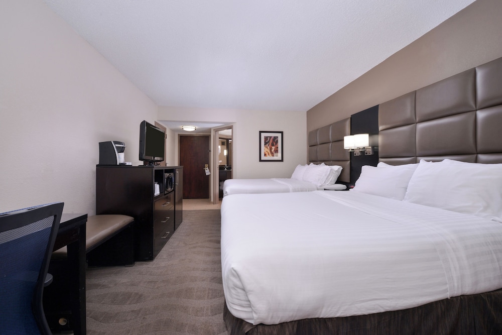 Holiday Inn Express Burlington, an IHG Hotel