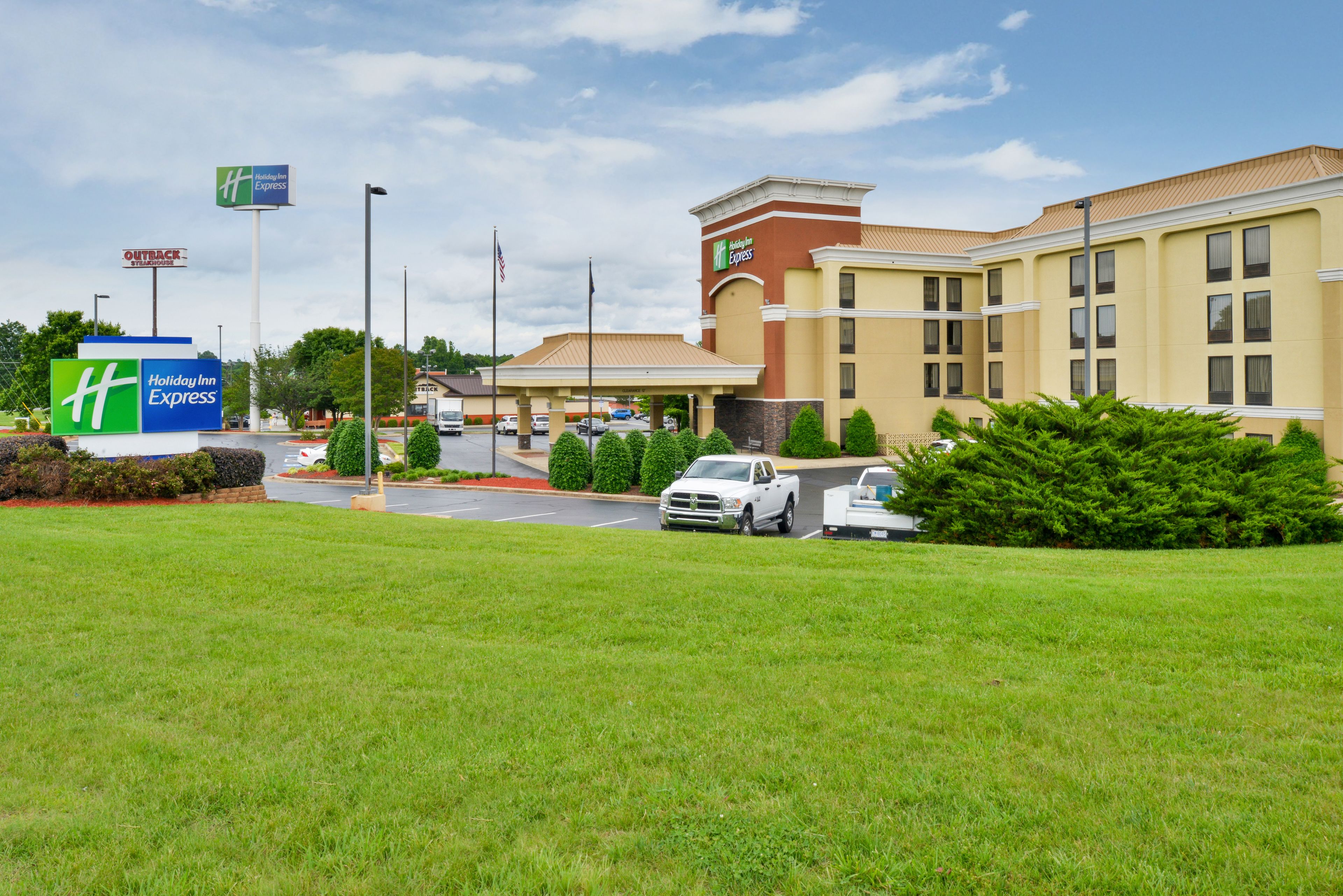 Holiday Inn Express Burlington In Greensboro Nc Expedia