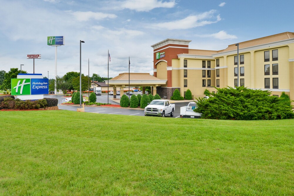 Holiday Inn Express Burlington, an IHG Hotel