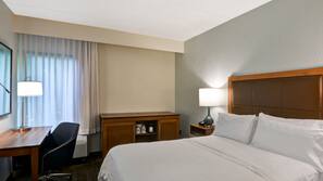 Premium bedding, in-room safe, laptop workspace, blackout drapes