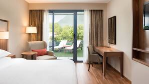 Egyptian cotton sheets, premium bedding, minibar, in-room safe