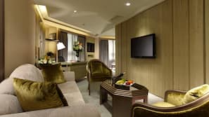 Premium bedding, in-room safe, iron/ironing board, free WiFi