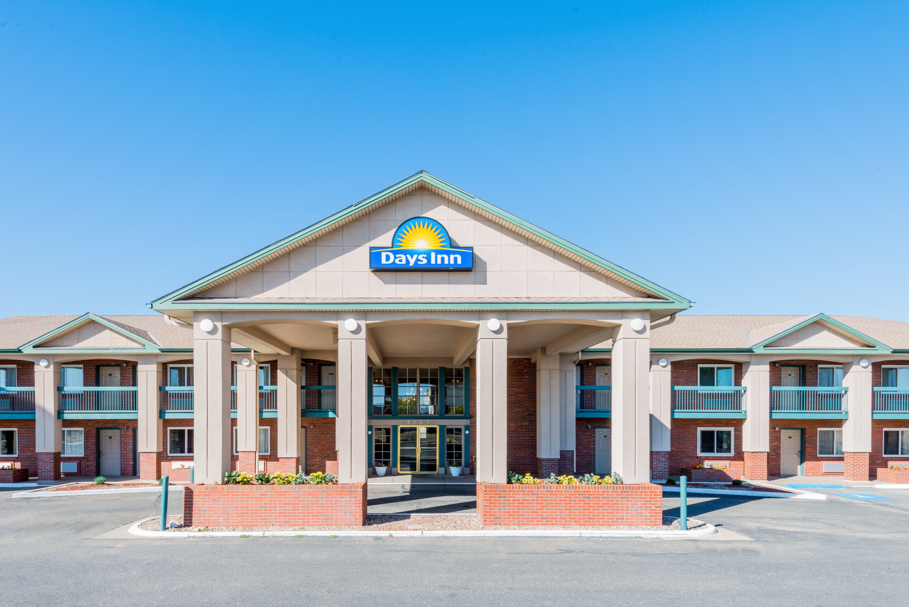 Days Inn By Wyndham Hays In Hays Ks Expedia