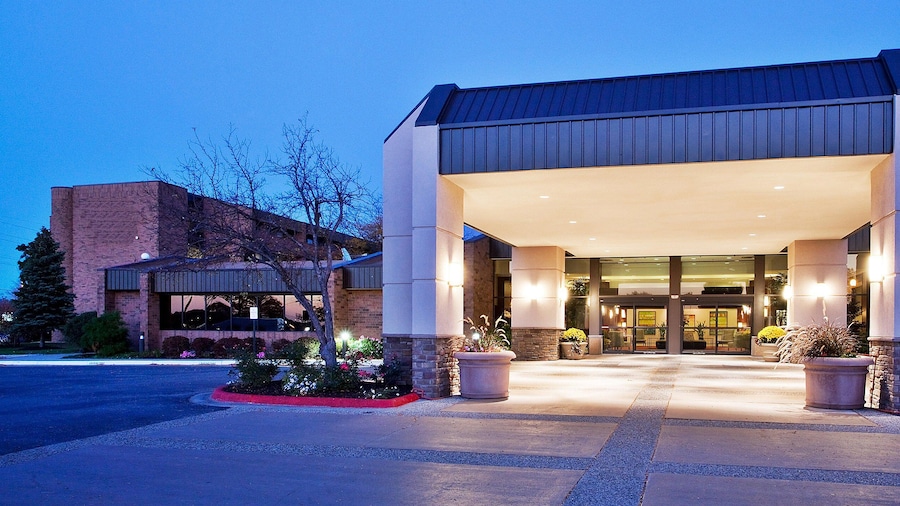 The Plaza Grand Rapids Airport Hotel & Conference Center