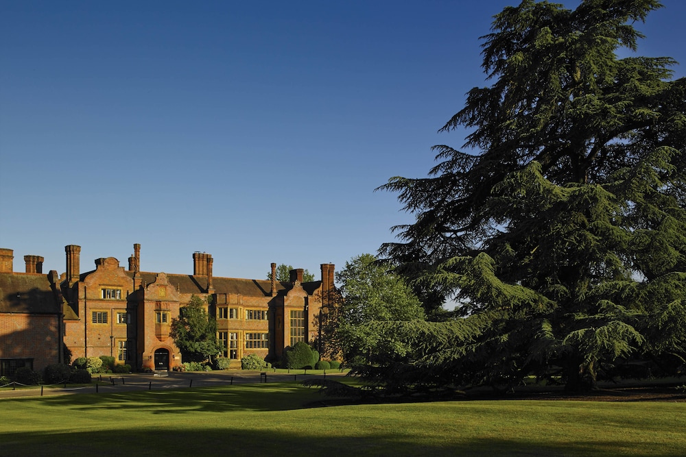 Hanbury Manor Marriott Hotel & Country Club
