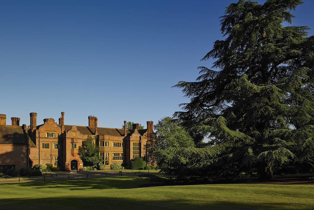 Hanbury Manor Marriott Hotel & Country Club