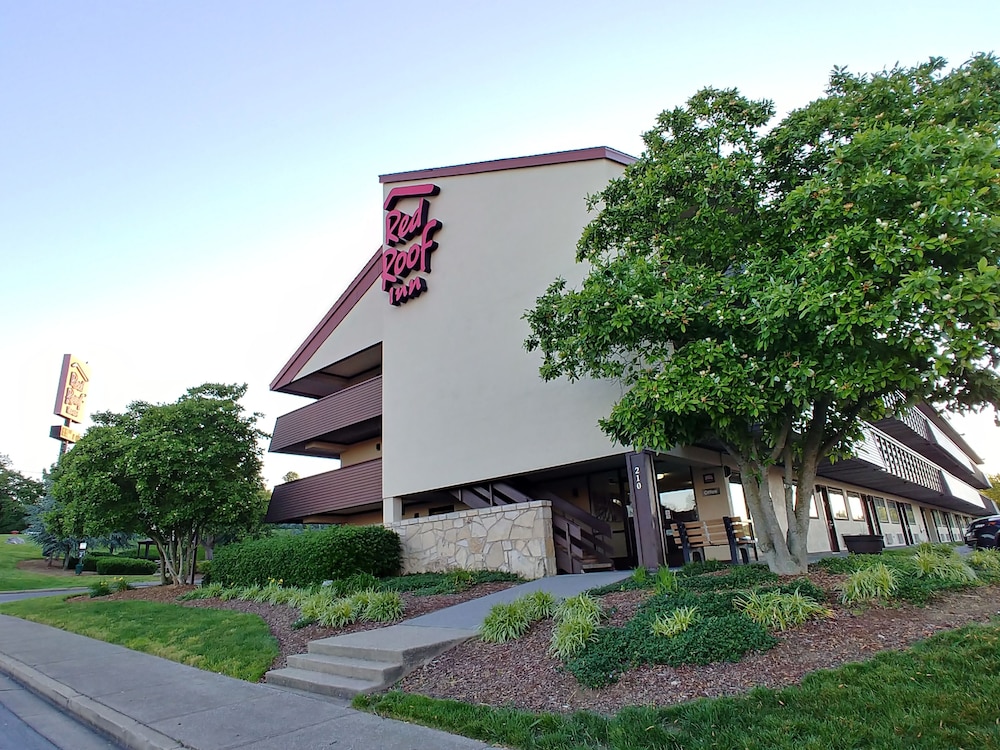 Front of property, Red Roof Inn Johnson City