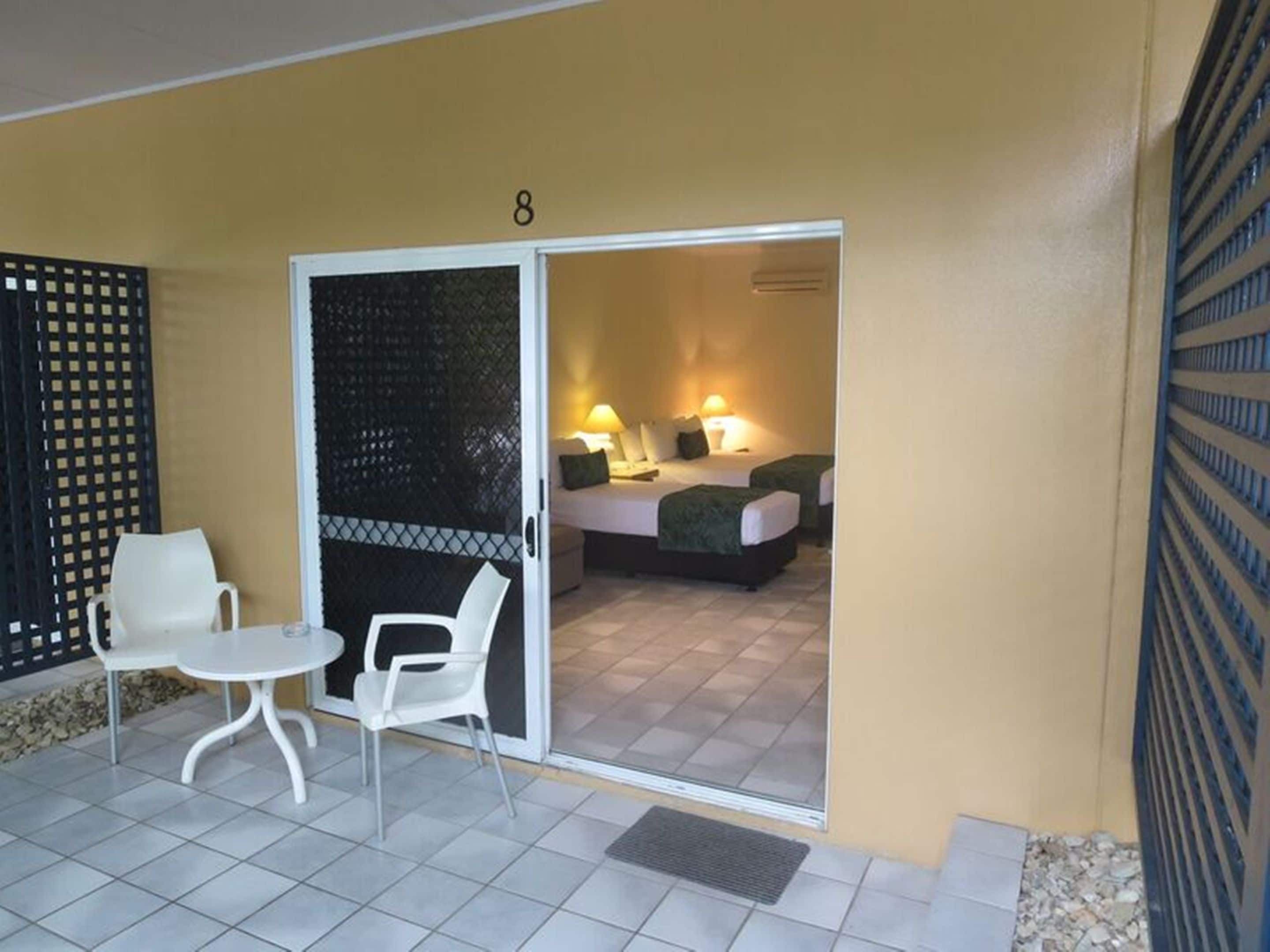 Lazy Lizard Motor Inn