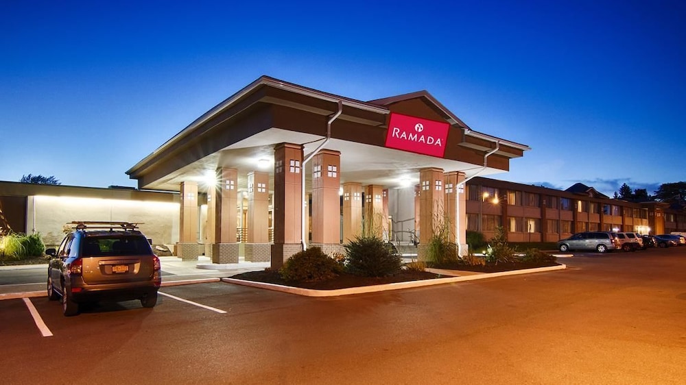 Ramada by Wyndham East Syracuse Carrier Circle in East ...