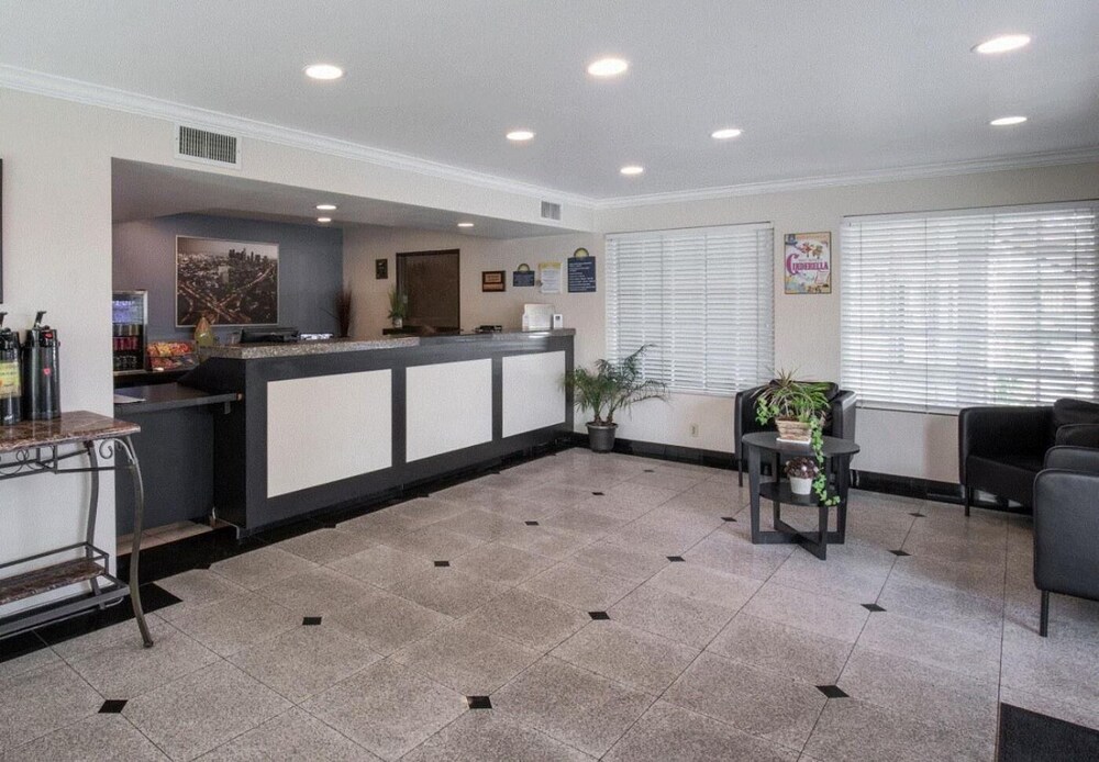 Signature Anaheim Maingate, Anaheim CA 175 Room Prices & Reviews