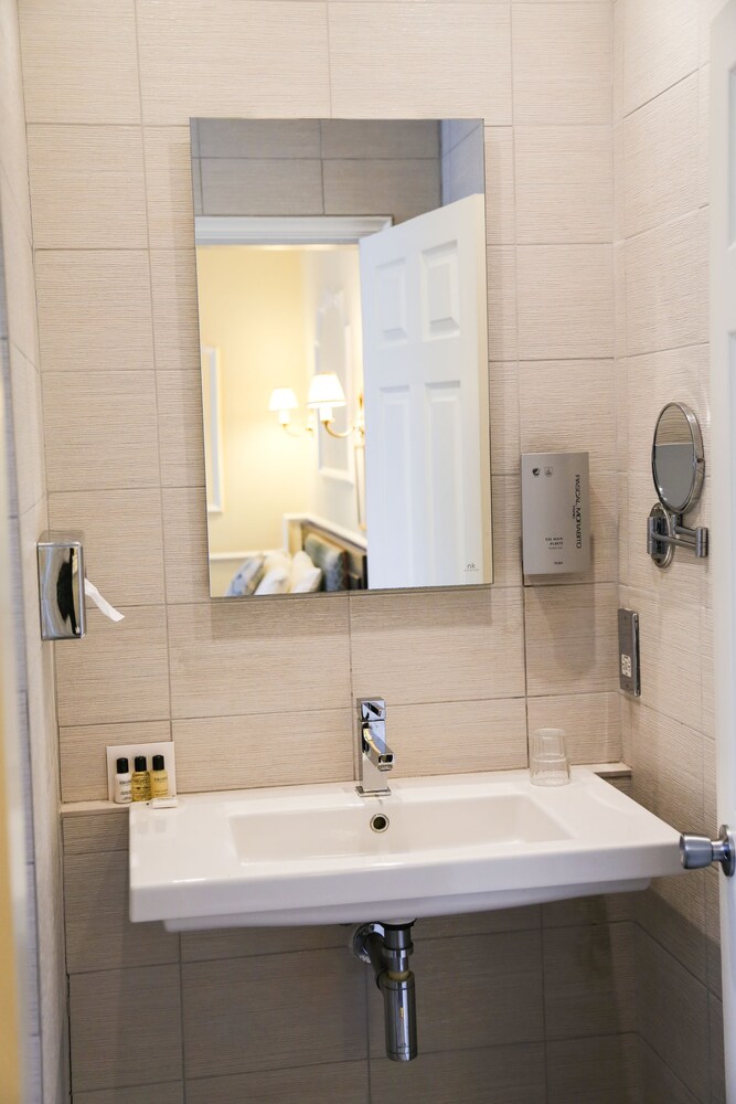 Bathroom sink, Birmingham North Moor Hall Hotel, BW Premier Collection