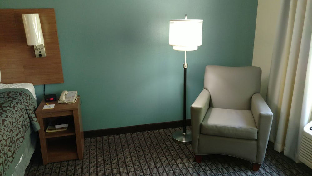 Room, Days Inn by Wyndham Ashland