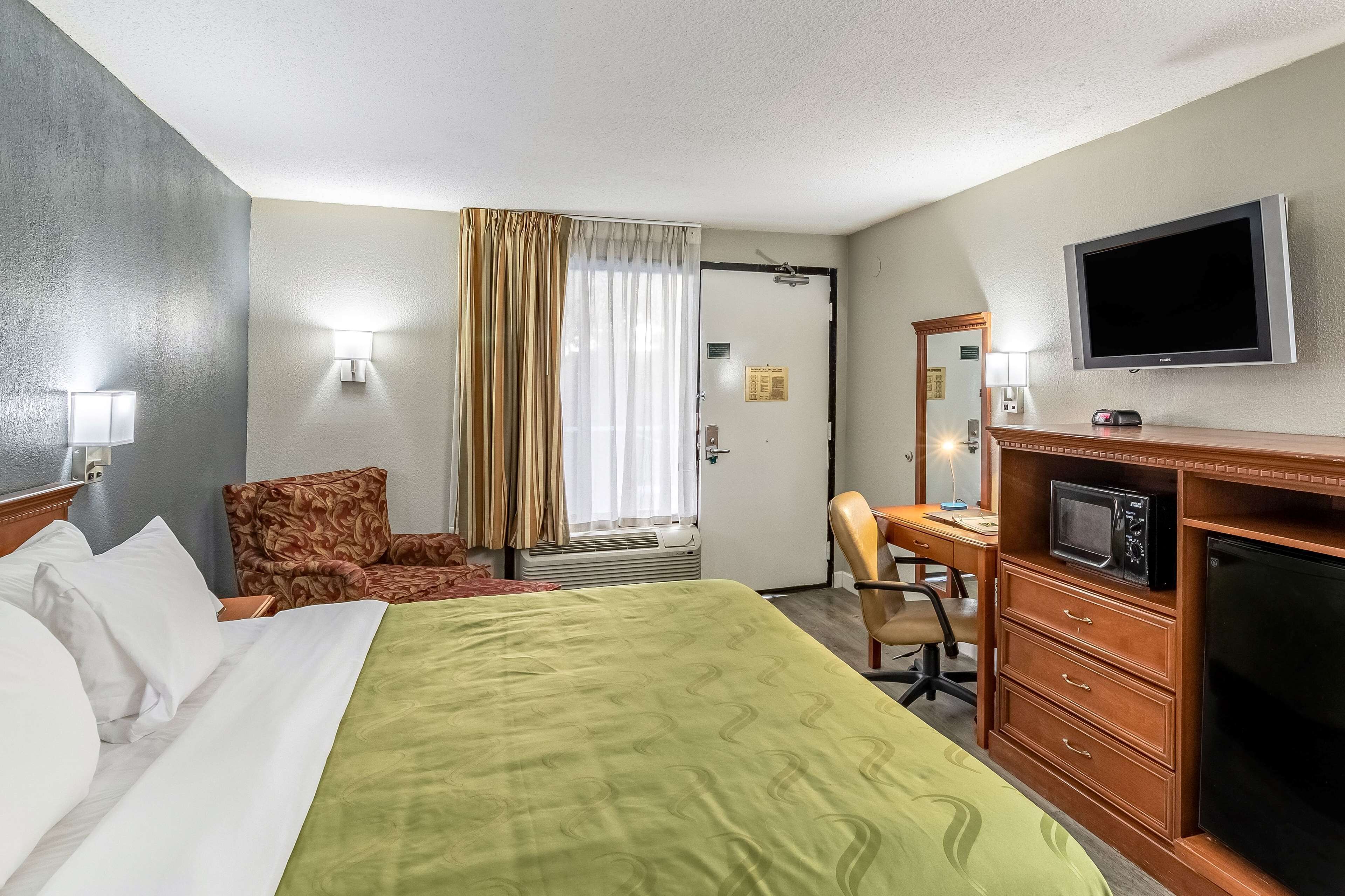 Baymont By Wyndham Wilmington In Wilmington Nc Expedia