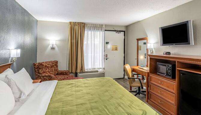 Baymont By Wyndham Wilmington In Wilmington Nc Expedia