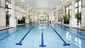 Indoor pool, pool loungers