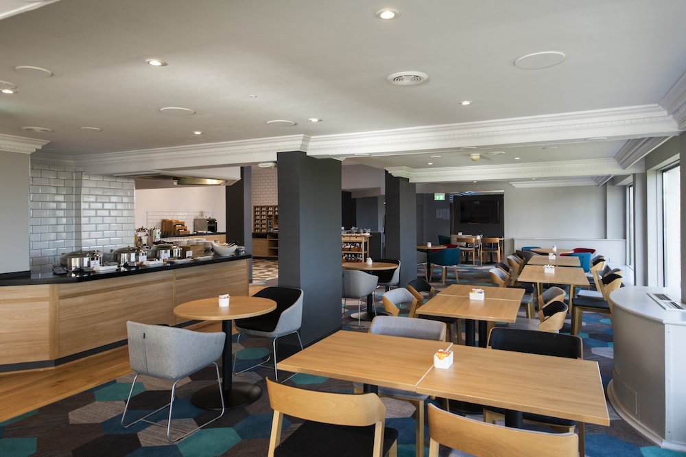 Holiday Inn Express Edinburgh City West, an IHG Hotel