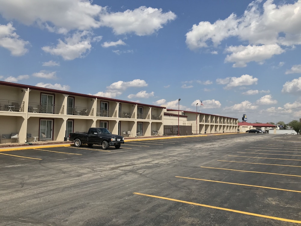 Days Inn by Wyndham Joplin