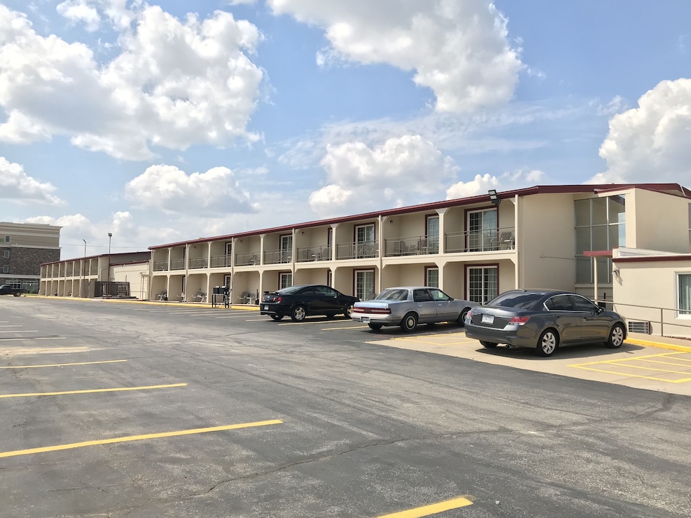 Days Inn by Wyndham Joplin