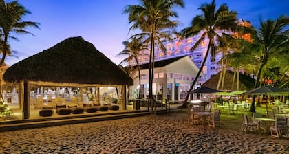 Beachcomber Resort & Club