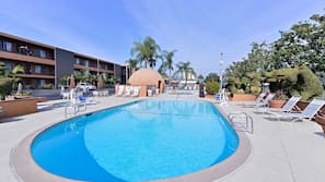 2 piscinas al aire libre