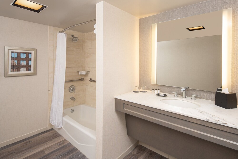 Sheraton Detroit Novi Hotel in Detroit Best Rates & Deals on Orbitz