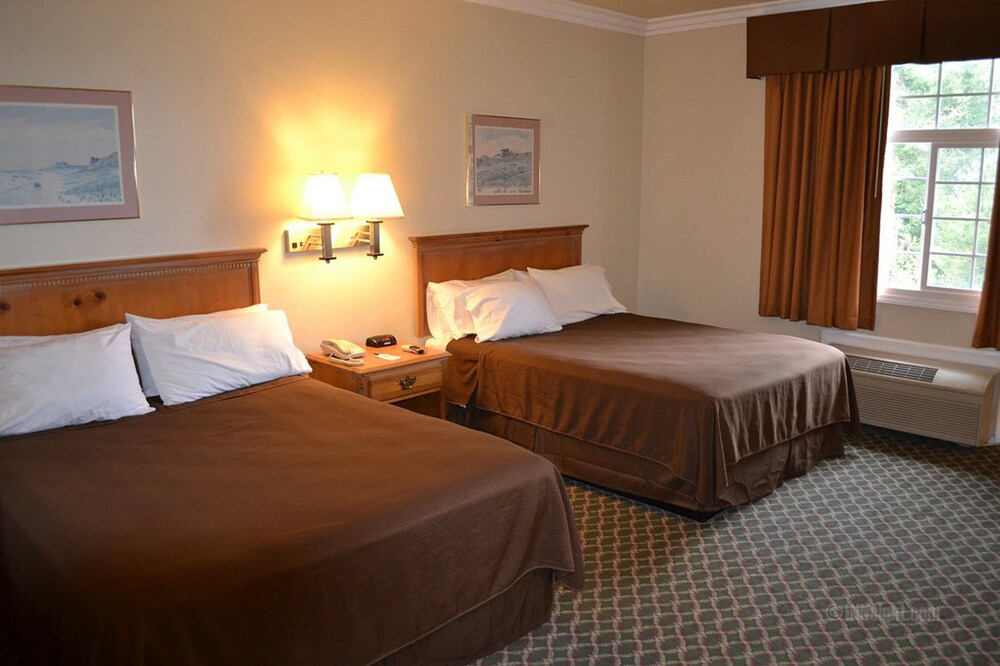 The Miramar Inn & Suites