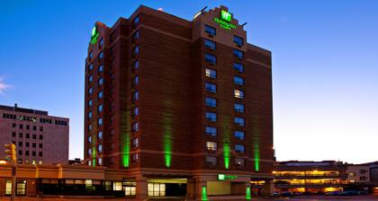 Holiday Inn and Suites Winnipeg Downtown, an IHG Hotel
