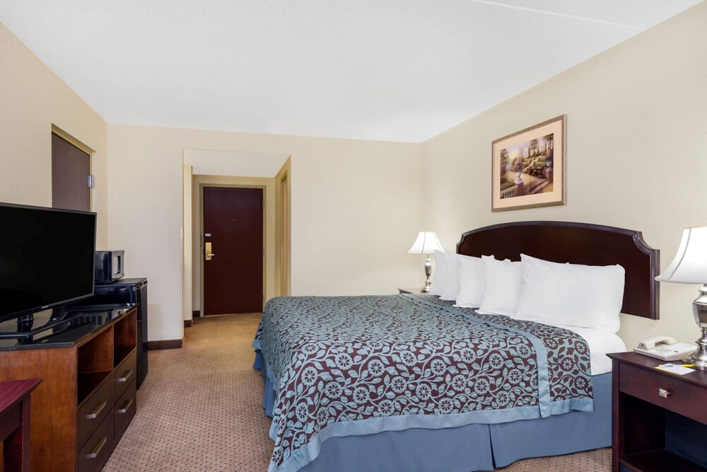 Days Inn by Wyndham Indianapolis Northeast