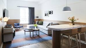 Egyptian cotton sheets, premium bedding, in-room safe, desk