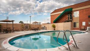 Seasonal outdoor pool