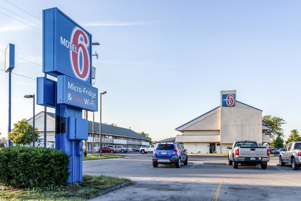 Motel 6 Grove City, OH