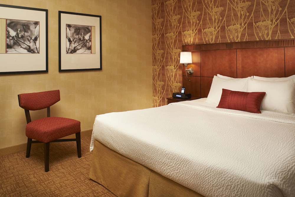 Courtyard by Marriott Chicago Naperville