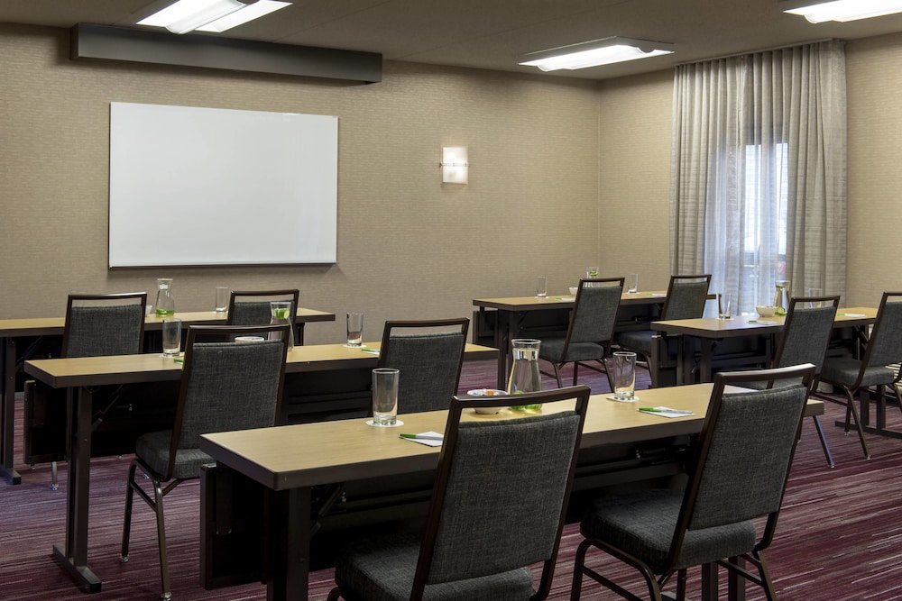 Courtyard by Marriott Chicago Naperville