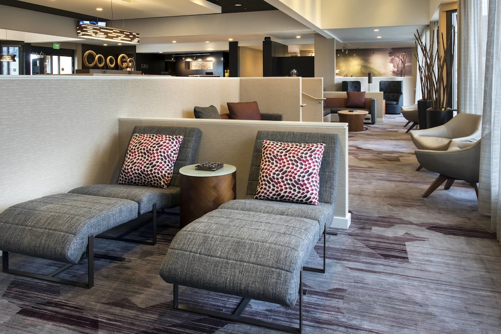 Courtyard by Marriott Chicago Naperville