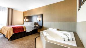 Premium bedding, down duvet, desk, blackout curtains