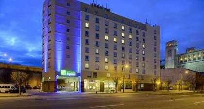 Holiday Inn Express Philadelphia - Penns Landing, an IHG Hotel