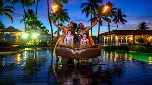 3 outdoor pools, pool umbrellas, pool loungers