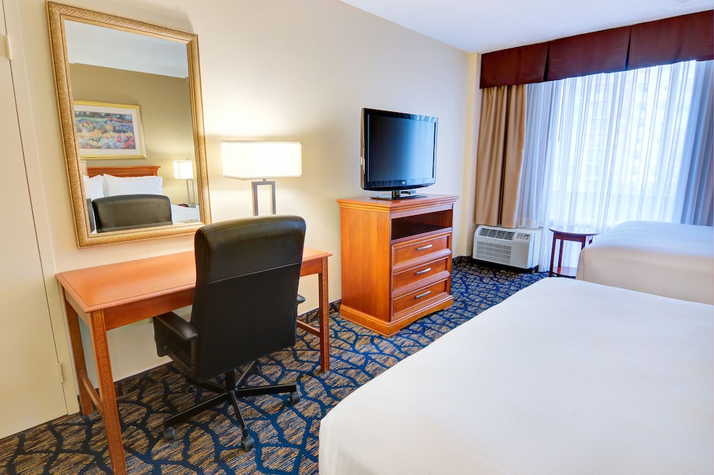 Holiday Inn Gainesville - University Center, an IHG Hotel