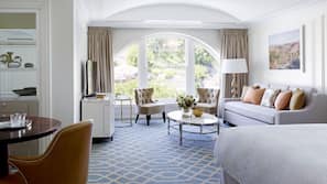 Premium bedding, minibar, in-room safe, desk