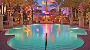2 udendørs pools