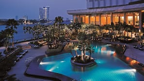 2 outdoor pools, pool umbrellas, sun loungers