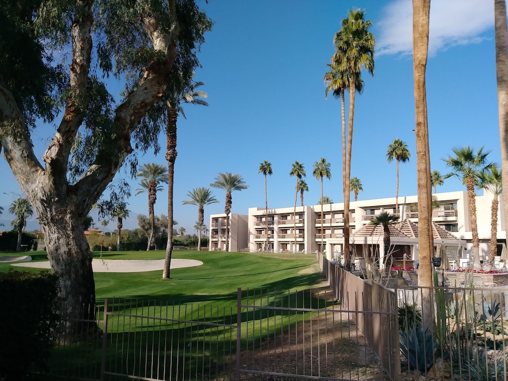 Indian Wells Resort Hotel